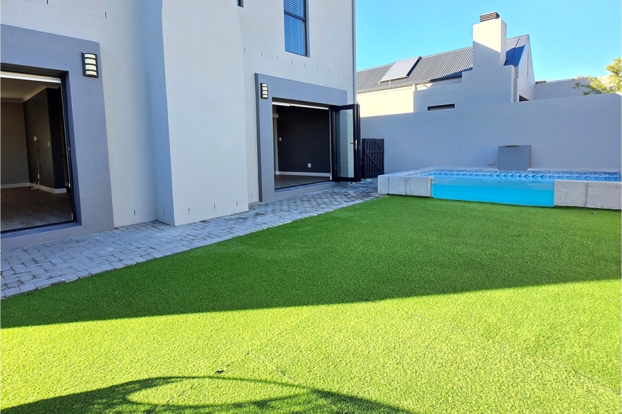 3 Bedroom Property for Sale in Aan de Wijnlanden Western Cape